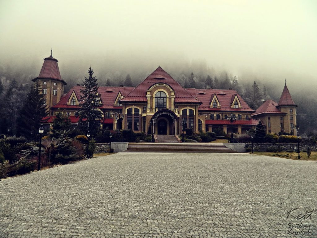 Цьогоріч планують відремонтувати дорогу до президентської резиденції у Гуті