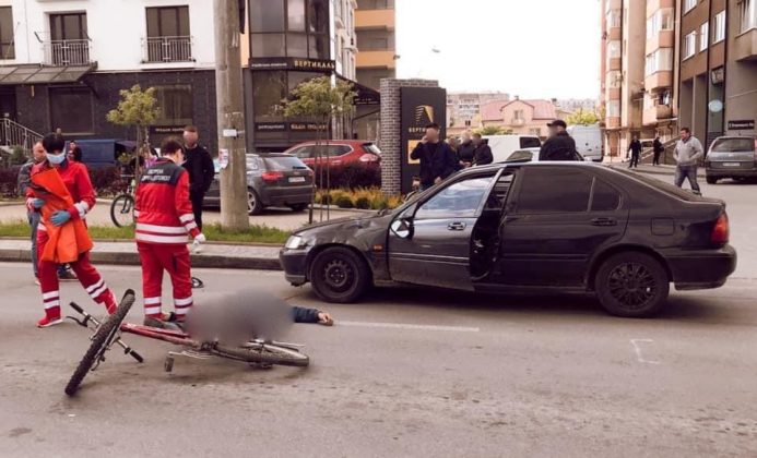 У соціальній мережі з'явилося відео моменту ДТП, в якій загинув велосипедист ВІДЕО