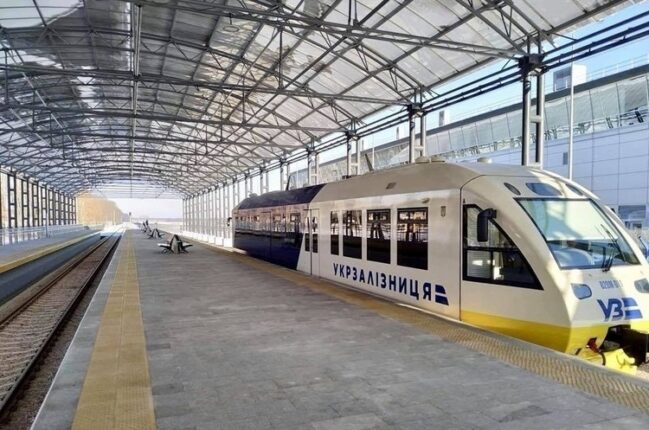 До уваги прикарпатців: "Укрзалізниця" планує в червні відновити міжнародні подорожі