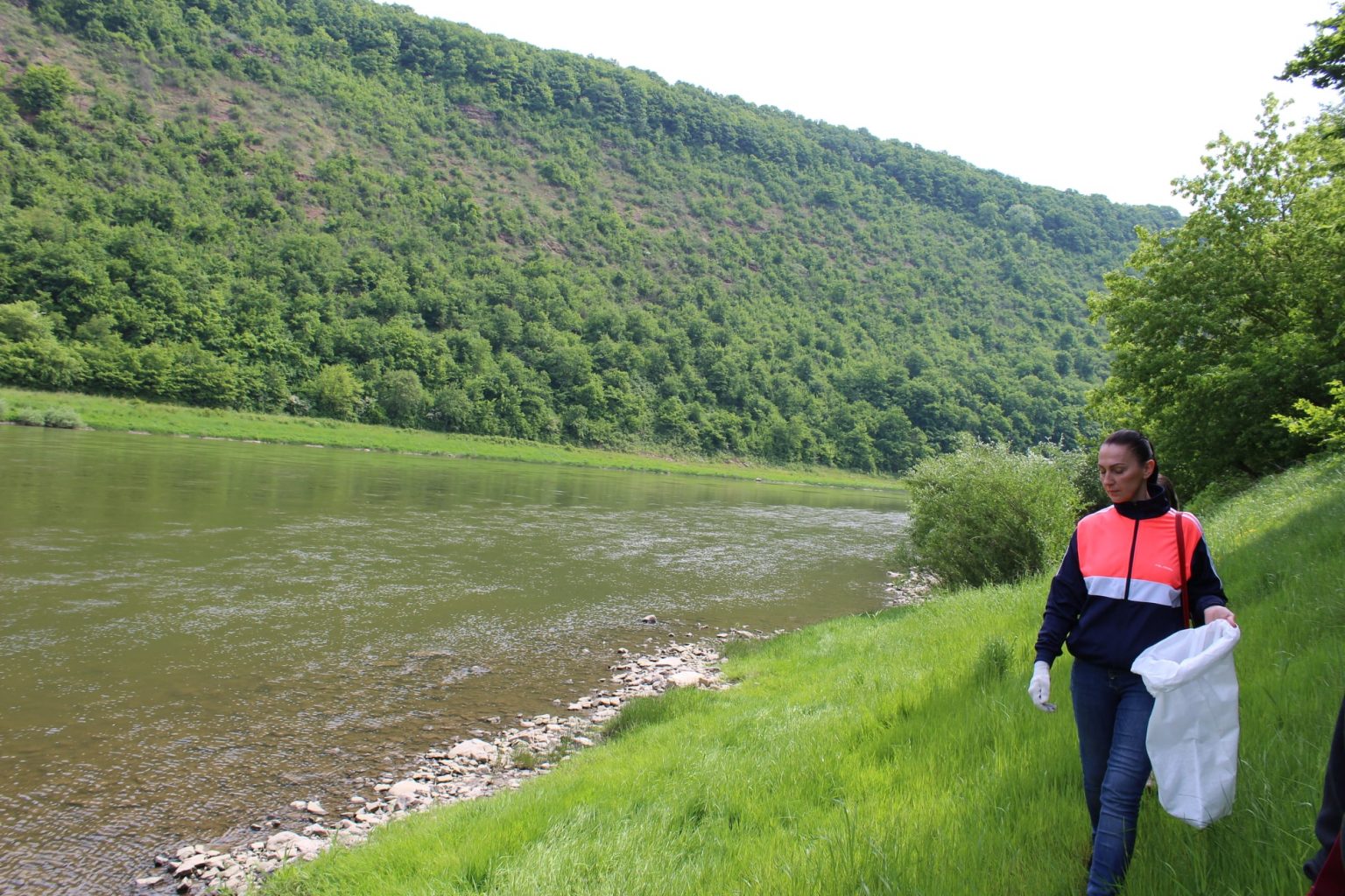 Прикарпатці стали дещо менше засмічувати береги Дністра