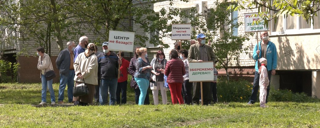 У середмісті Калуша планують розмістити десять МАФів, жителі - проти ФОТО та ВІДЕО