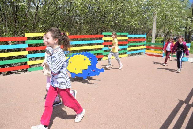 У Підлужжі відкрили новий ігровий майданчик для діток ФОТО