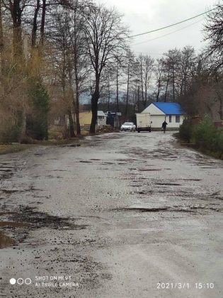 Дорога Рожнятів - Липовиця - дірява, як сито: люди вимагають ремонту ФОТО