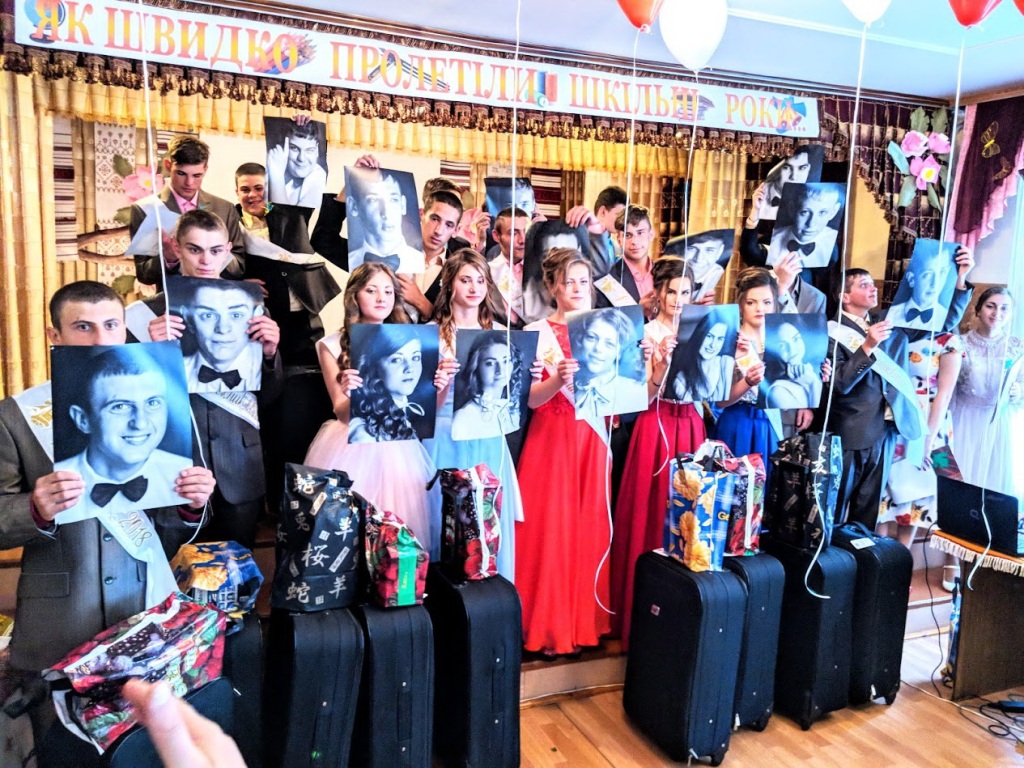Мальтійська Служба Допомоги організовує благодійний проєкт «Валіза у майбутнє» для 40 прикарпатських випускників