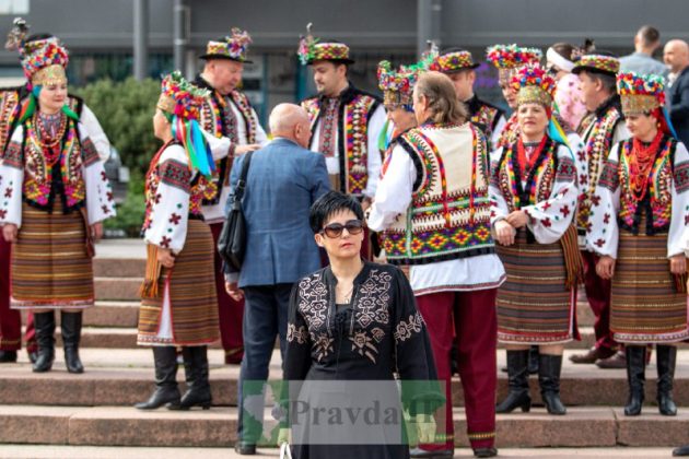 У Франківську найкращим випускникам вручили медалі ФОТОРЕПОРТАЖ