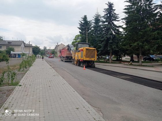 На Прикарпатті вирішили, що робитимуть з давньою австрійською бруківкою, яку виявили під шаром асфальту ФОТО