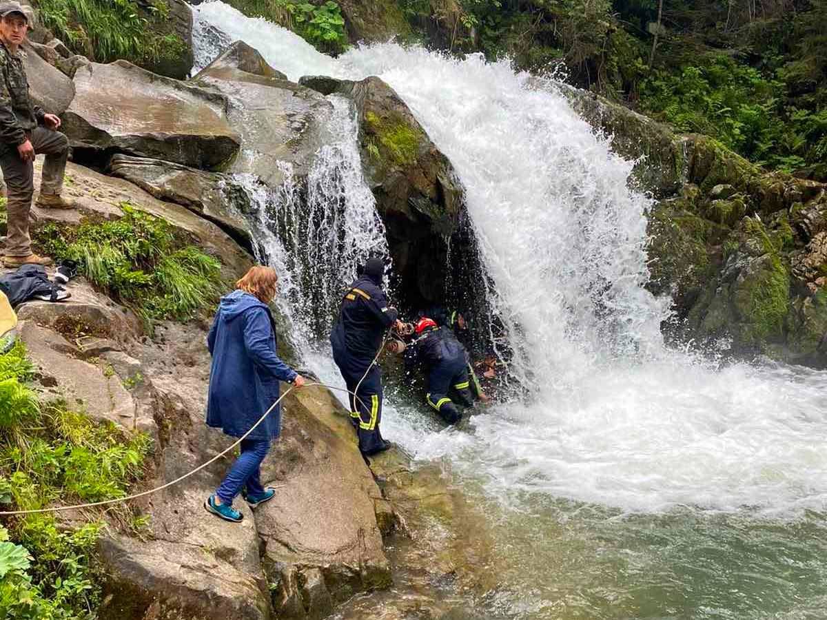 У Карпатах під час екскурсії загинув 12-річний школяр, двоє вчителів в лікарні