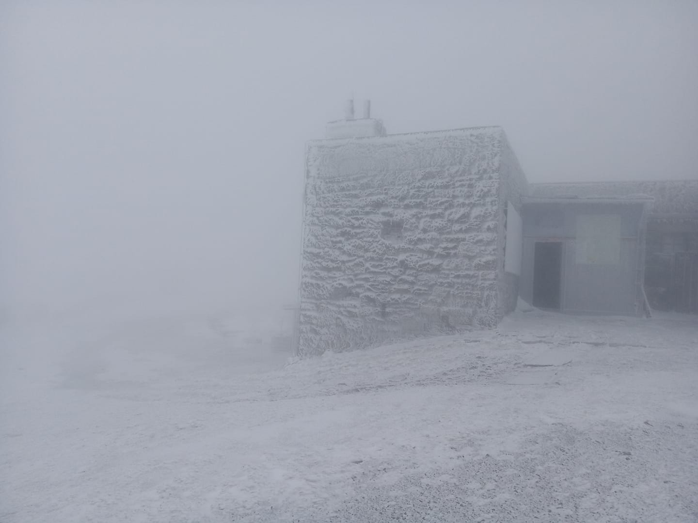 У перший день літа у Карпатах мороз