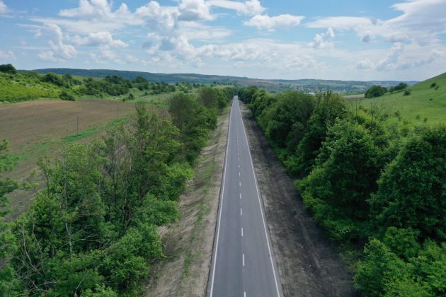 На Рогатинщині ремонтують дорогу міжнародного значення ФОТО