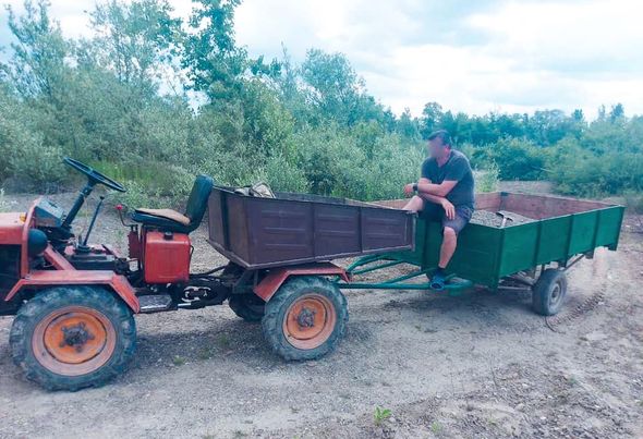 На Франківщині поліцейські викрили чоловіків, який незаконно видобували гравій ФОТО