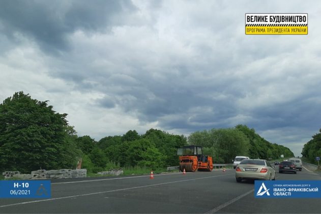 На ділянках дороги Мукачево – Львів облаштували тротуари ФОТО