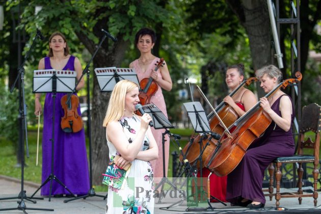 У Франківську стартував 4-й сезон благодійних концертів «На шапку» ФОТОРЕПОРТАЖ