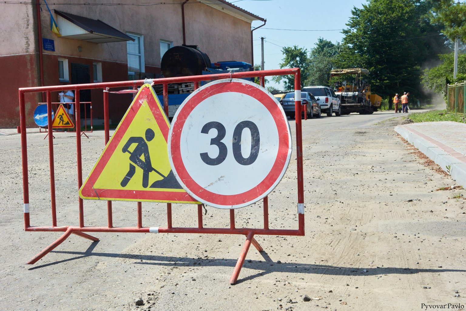 У Підлужжі почали асфальтувати шмат дороги ФОТО