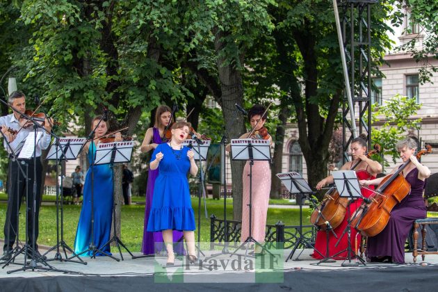 У Франківську стартував 4-й сезон благодійних концертів «На шапку» ФОТОРЕПОРТАЖ