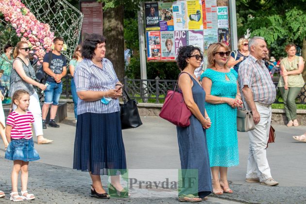 У Франківську стартував 4-й сезон благодійних концертів «На шапку» ФОТОРЕПОРТАЖ