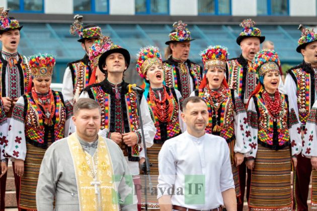 У Франківську найкращим випускникам вручили медалі ФОТОРЕПОРТАЖ