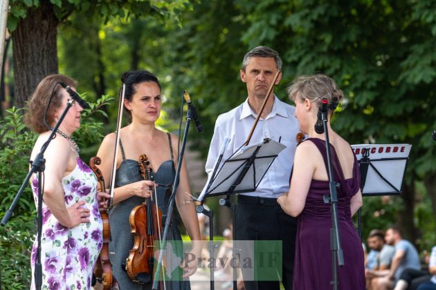 У Франківську стартував 4-й сезон благодійних концертів «На шапку» ФОТОРЕПОРТАЖ