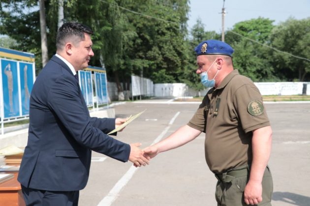 Голова ОДА напередодні Дня Конституції України відвідав військову частину 1241 Національної гвардії ФОТО