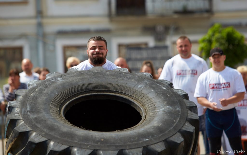 У Франківську відбулося змагання найсильніших людей України ФОТО