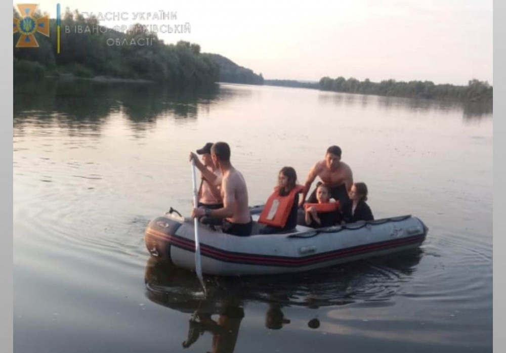 Рятуючи трьох дітей на Дністрі, батько зник з поля зору - його досі не знайшли