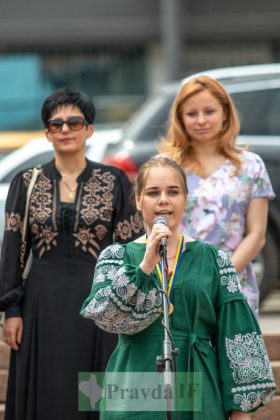 У Франківську найкращим випускникам вручили медалі ФОТОРЕПОРТАЖ