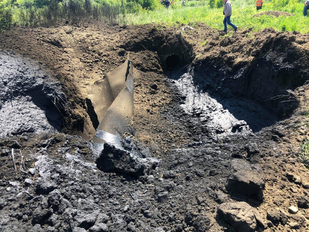 Рятувальники розповіли про деталі вибуху на газопроводі неподалік Івано-Франківська - наразі триває ліквідація наслідків