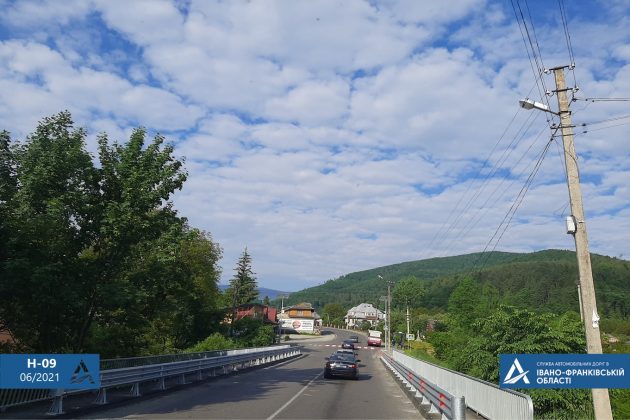 В Івано-Франківській області, на трасі сполученням Мукачево-Львів, ремонтують відразу три мости ФОТО