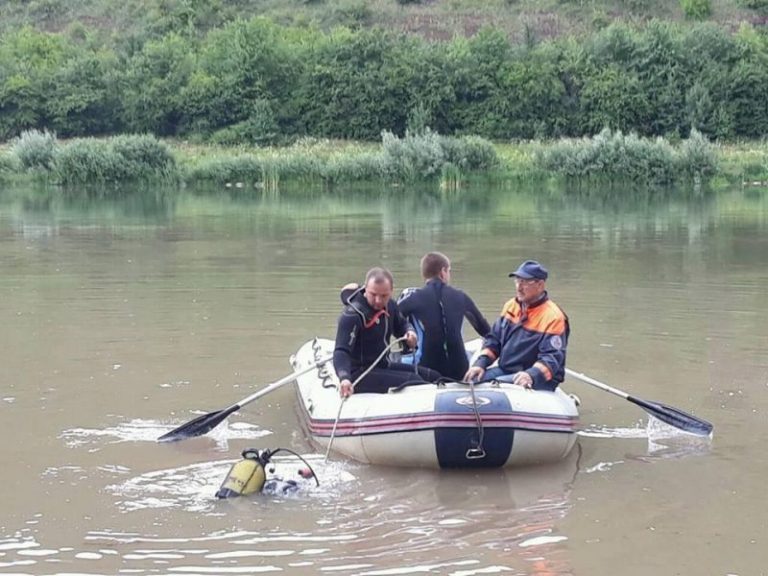 Тіло чоловіка, який врятував на воді трьох дітей, знайшли у Дністрі ФОТО