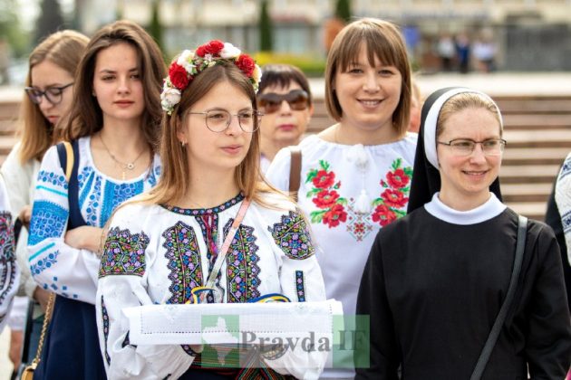 У Франківську найкращим випускникам вручили медалі ФОТОРЕПОРТАЖ