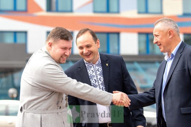 У Франківську найкращим випускникам вручили медалі ФОТОРЕПОРТАЖ