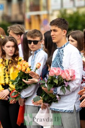 У Франківську найкращим випускникам вручили медалі ФОТОРЕПОРТАЖ