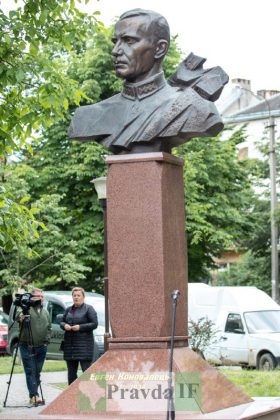 У Франківську відзначили 130-річчя Євгена Коновальця ФОТОРЕПОРТАЖ