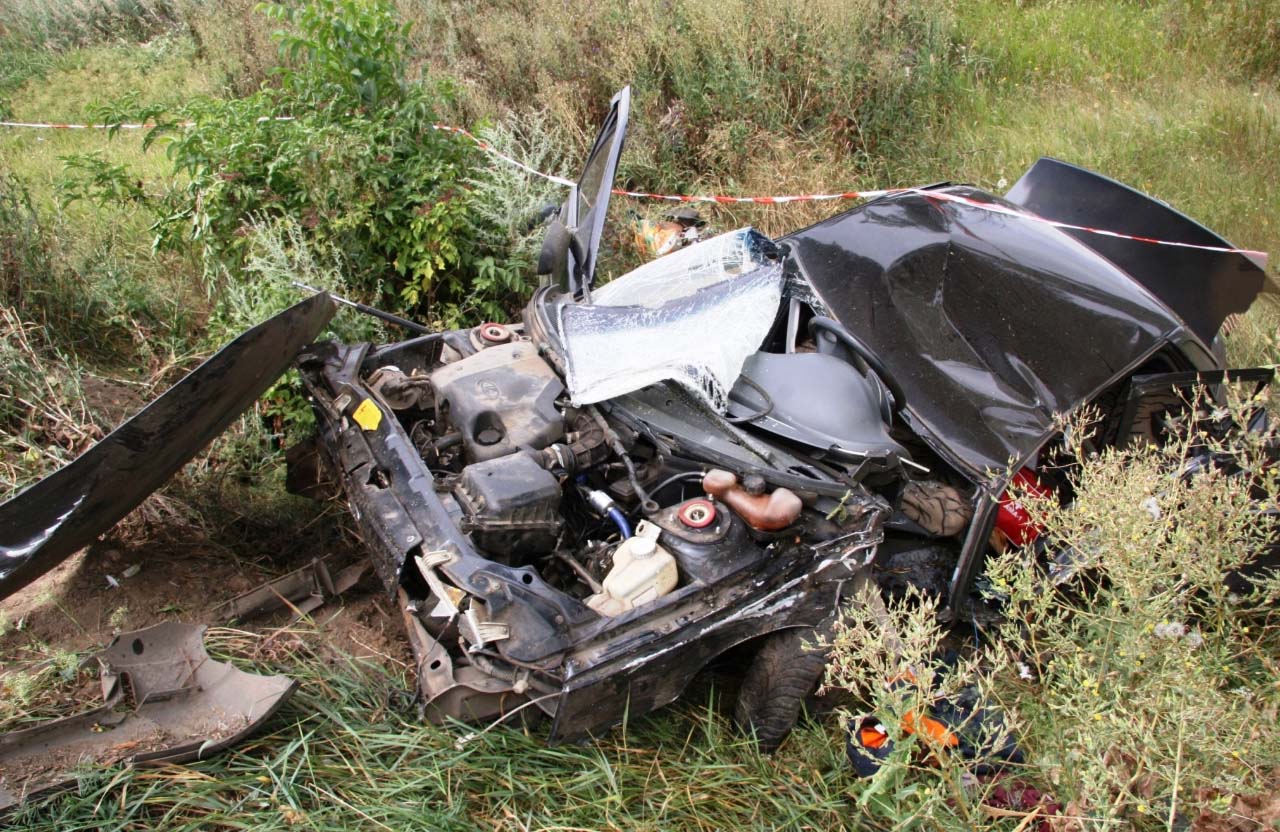 Автотроща у Делятині: Дві машини злетіли у кювет ВІДЕО