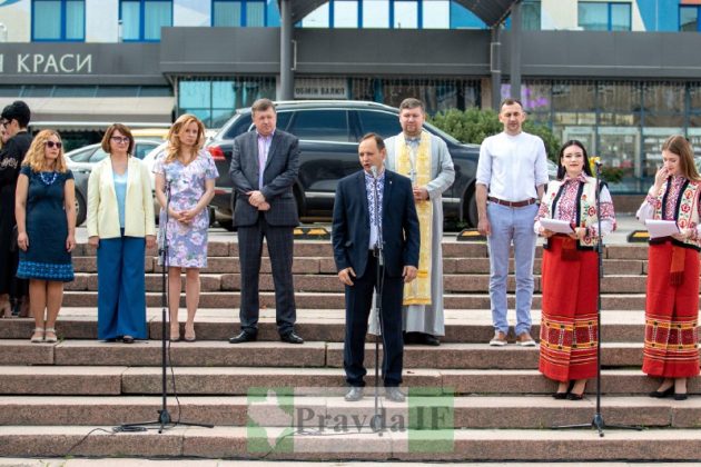 У Франківську найкращим випускникам вручили медалі ФОТОРЕПОРТАЖ