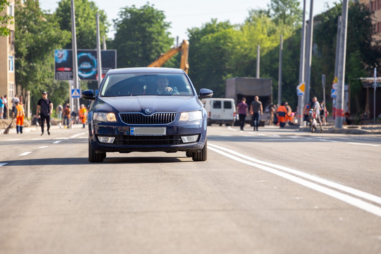 У Франківську з'єднаними Бульварами дозволили рух автівок ФОТО