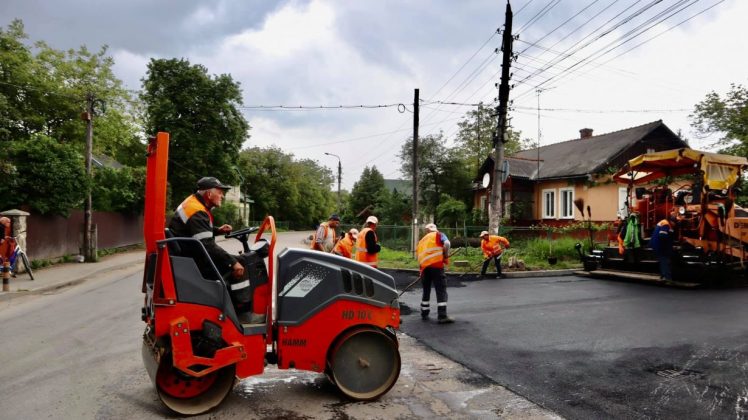 У Коломиї триває ремонт доріг