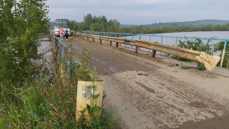 На Коломийщині міст через Прут знаходиться в критичному стані ФОТО