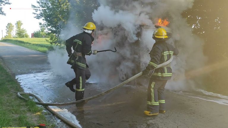 В смт. Солотвин горів мікроавтобус