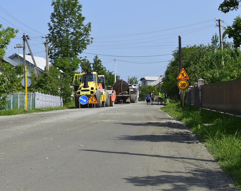 На Надвірнянщині розпочали капітальний ремонт дороги ФОТО