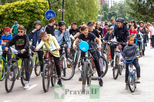 Долучилися дорослі і діти: у Франківську відбувся велопробіг ФОТОРЕПОРТАЖ