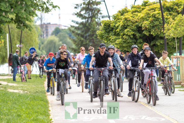 Долучилися дорослі і діти: у Франківську відбувся велопробіг ФОТОРЕПОРТАЖ