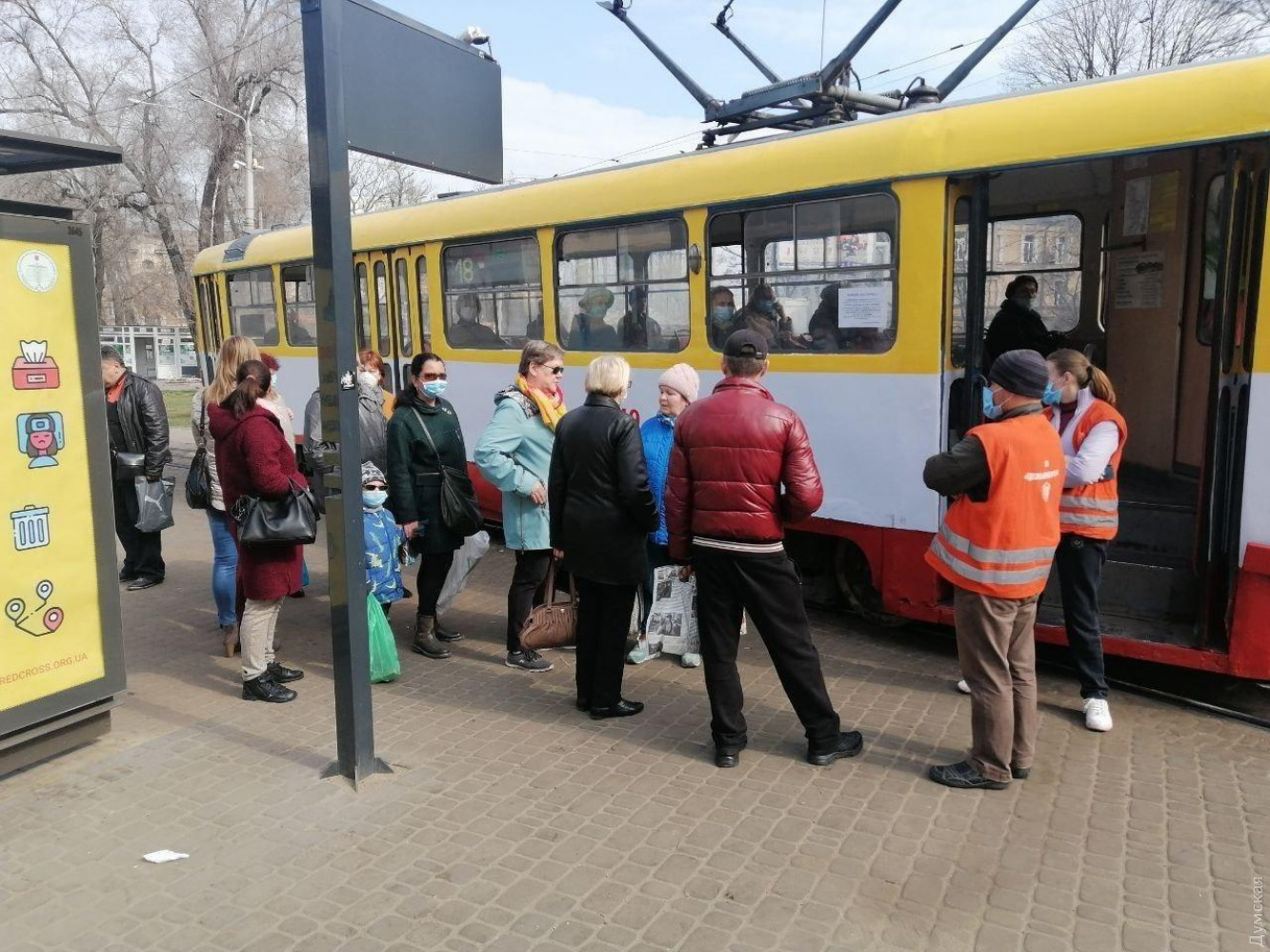 У Франківську водійка тролейбуса залишила стареньку пасажирку і поїхала з її речами