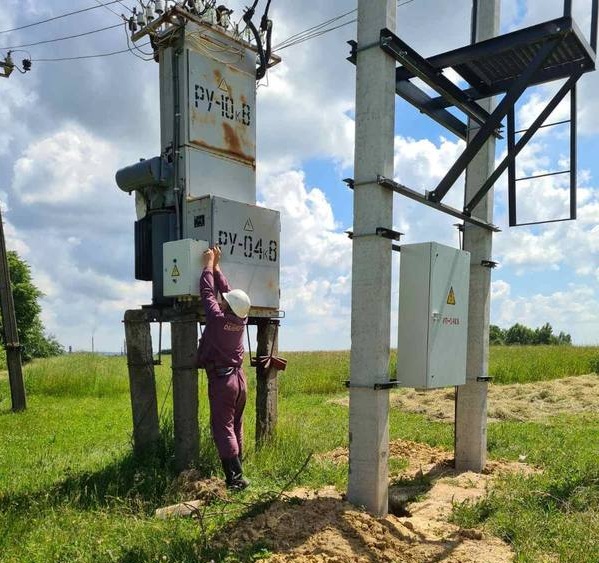 "Обленерго" завершує реконструкцію електромереж на Калущині