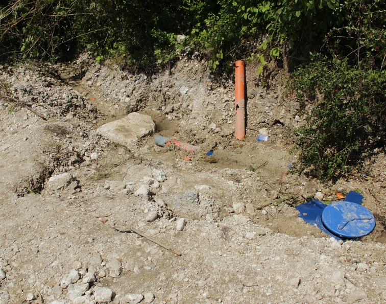Франківці обурені будівництвом каналізації на Вовчинецьких горах ФОТО