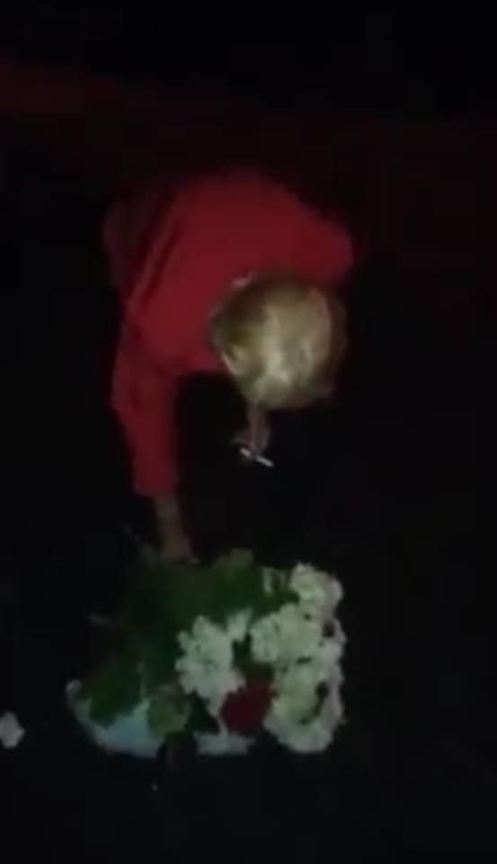 Жінка, яка крала квіти на Валах, знову взялася за старе ФОТО
