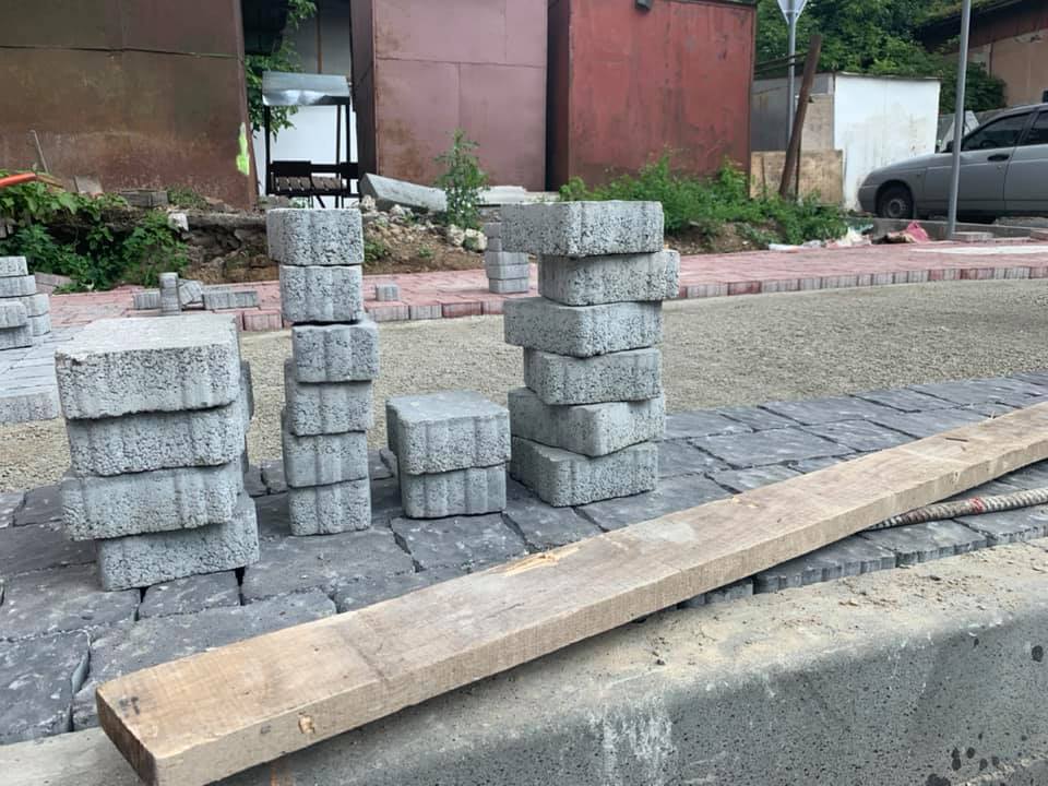 встановлять