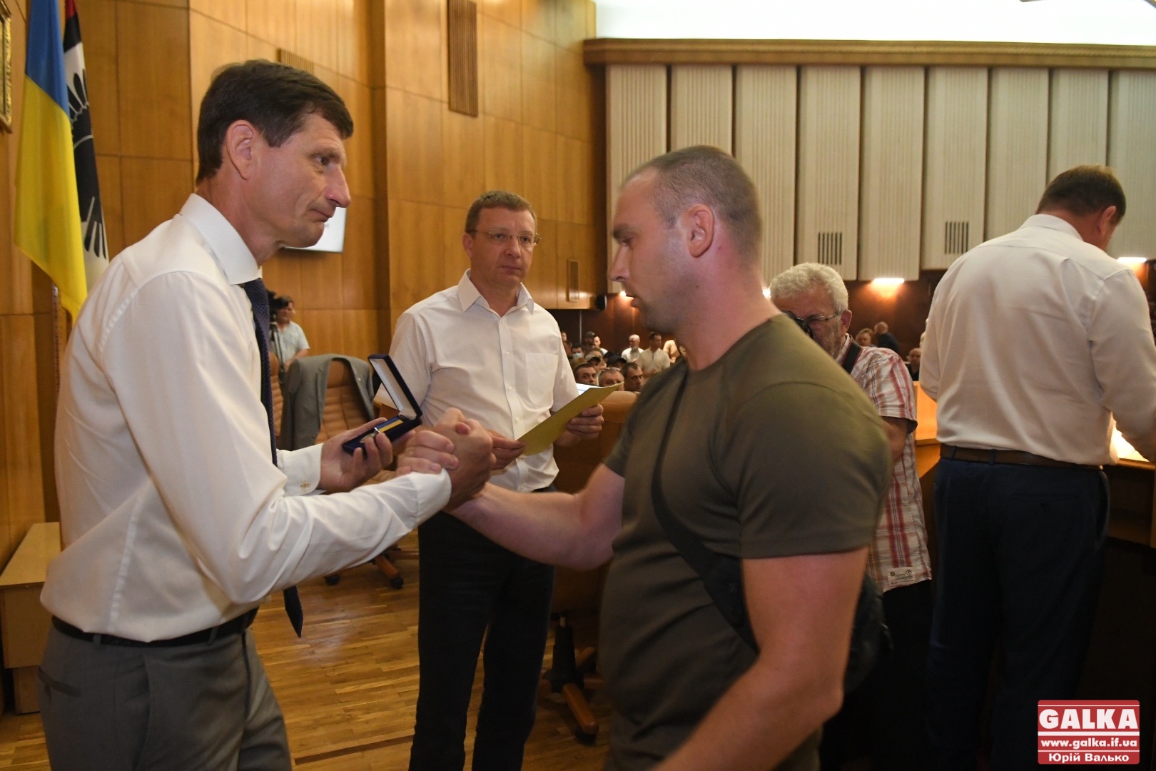 нагородили