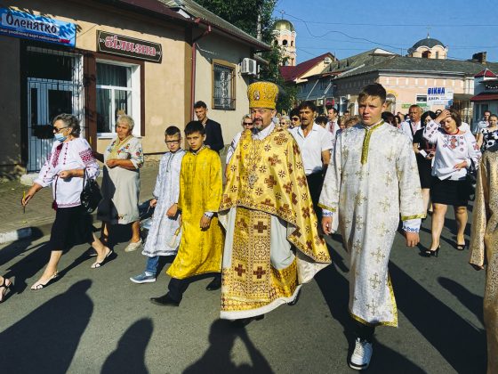 Мощі блаженних мучеників Станіславівських перенесли до нового храму на Галич-горі ФОТО