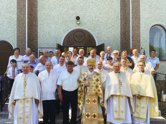 Мощі блаженних мучеників Станіславівських перенесли до нового храму на Галич-горі ФОТО