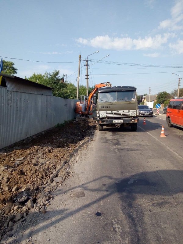 У селі Крихівці розпочали капремонт тротуару